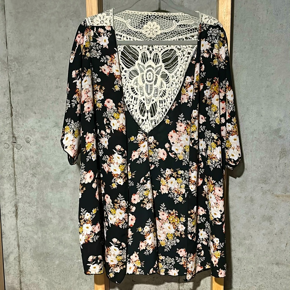 Boho floral crocheted blouse